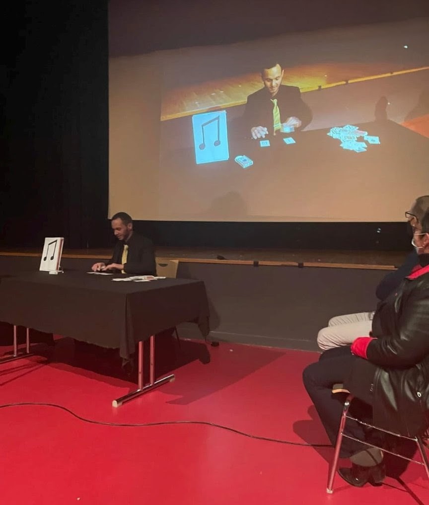 Stéphane Picard remporte le concours de magie close-up DIAVOL 2021